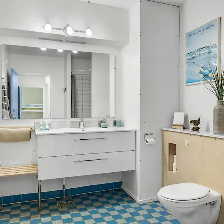 Bad, Lejl 10 Apartman